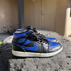 Jordan 1 Mid Royal Blue