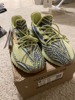 NWT Yeezy Size 8.5 Semi Frozen 