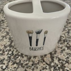 Brushes Holder 