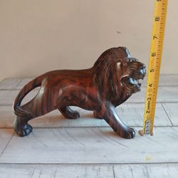 Lion Wood Statue
