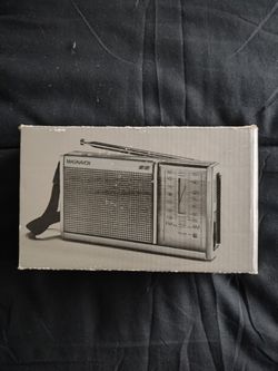 Vintage Magnavox Radio 