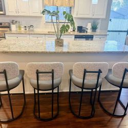 Brand  New 4 Pieces Of Bar Stools with Back, 24.8 Inch Counter Height Bar Stools Set of 4, Modern Counter Stools Upholstered Barstools with Metal Fram