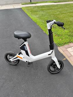 Massimo Electric E-Scooter – Excellent Condition