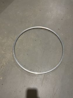 Bike Rim - 700c / 28" - 32 holes - Good condition - Works and looks perfect - If the listing is up and you can see it, that means the item is availabl