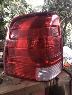 Ford Expedition tail light
