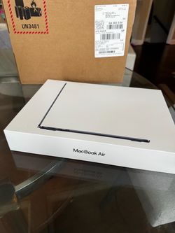 Brand New Sealed 13" MacBook Air M5 (16GB RAM / 1TB SSD) - Midnight