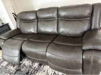 3-Seat Electric Reclining Sofa – Leather/Recliner Couch