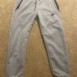 nike tech pants 