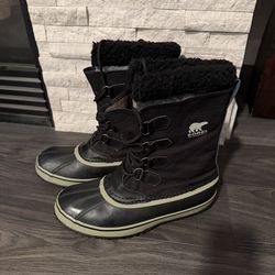Like new Sorel Waterproof Snow Boots - men’s Size 10.5.