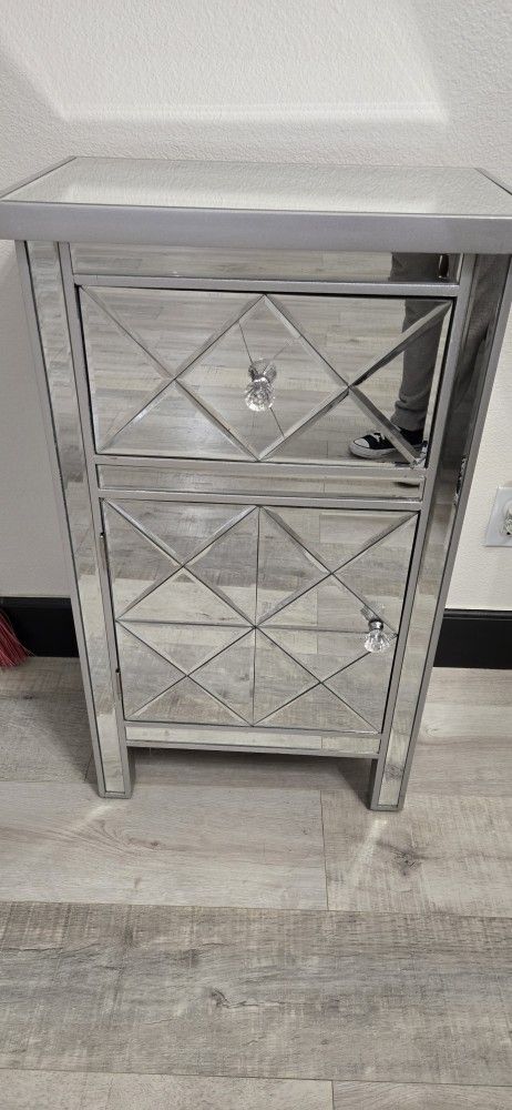 Mirror Table 