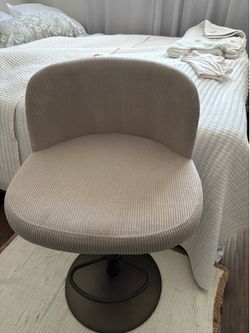 vanity chair