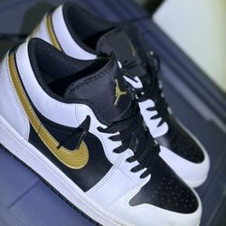Jordan 1 Low OG Black White Gold – Size 10 