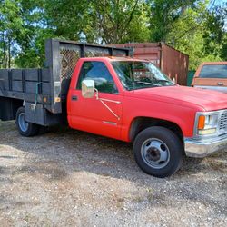 1998 GMC dump truck with lift gate