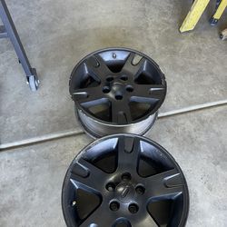 5-Lug aluminum wheels