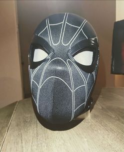 Spider-Man Black Symbiote Cosplay Shield Spidey Mask - Moving Eyes Chin Control