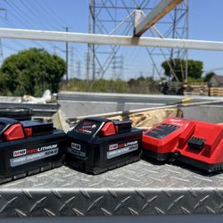 Milwaukee Starter Kit Includes 2 Milwaukee M18 6.0 High Output And Charger 