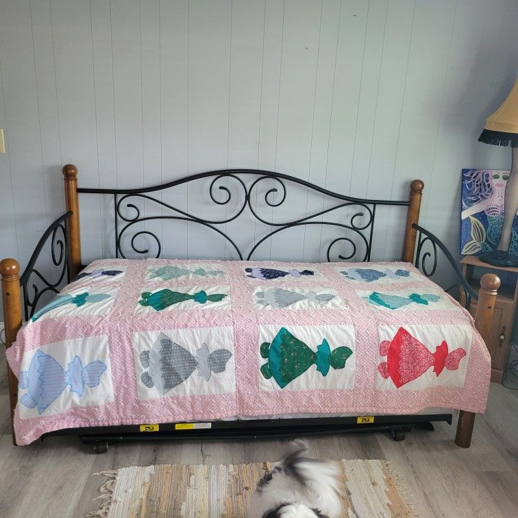 Daybed With Trundle