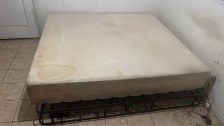 Mattress  memory foam and frame