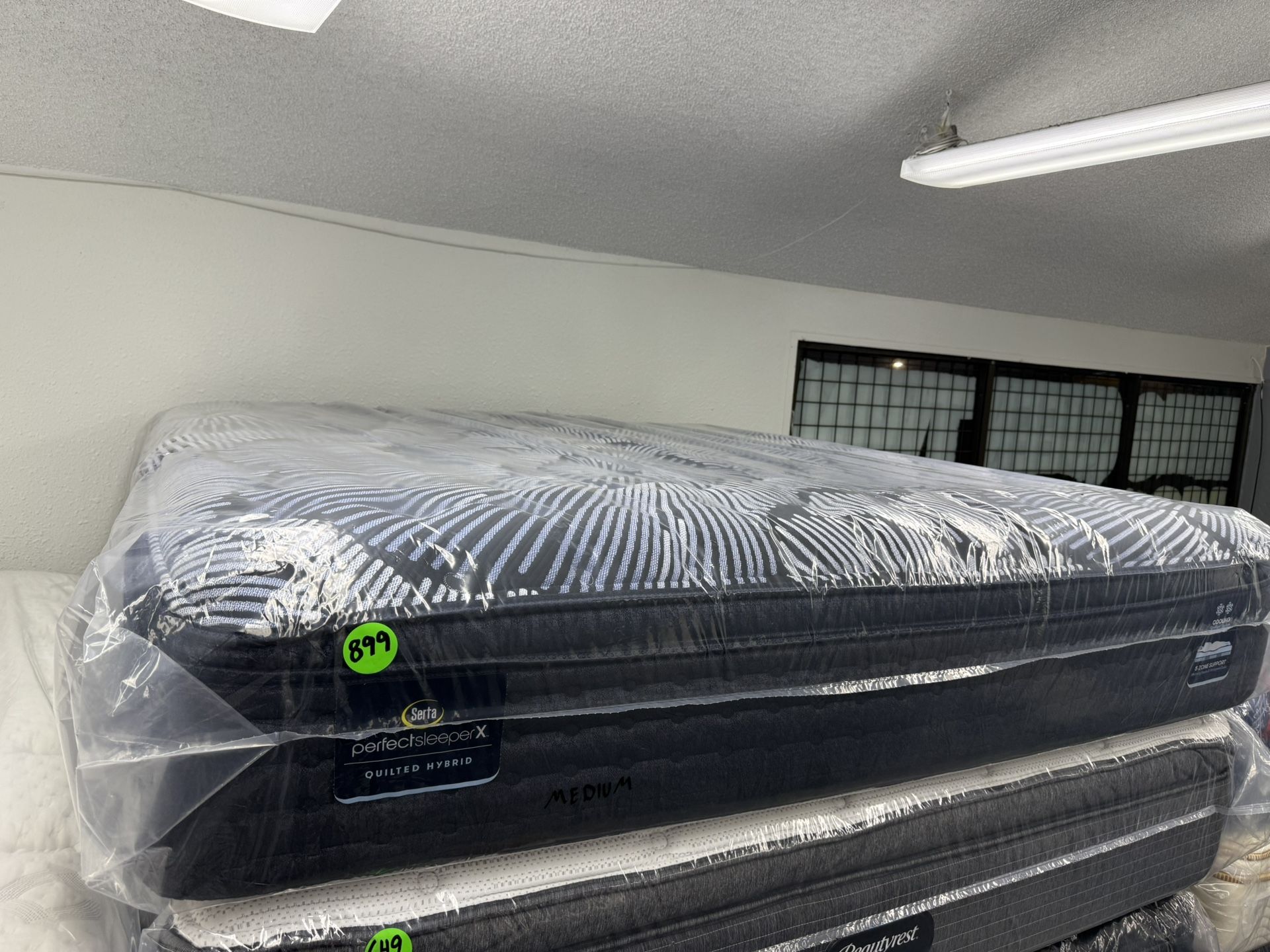 KING SIZE SERTA PERFECT SLEEPER HYBRID (MEDIUM) MATTRESS & BOX SPRINGS BED SET
