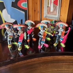 Mexican Folk Art Figurines 7 Mariachi Band Members