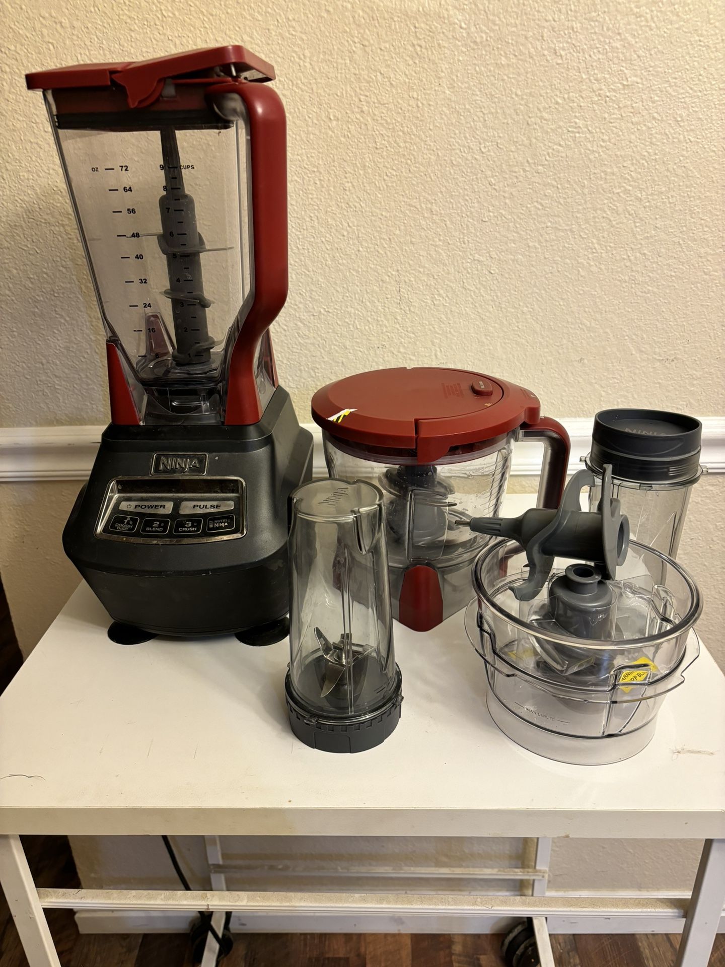 PRICE REDUCTION FOR QUICK SALE!! NINJA BLENDER + ATTACHMENTS