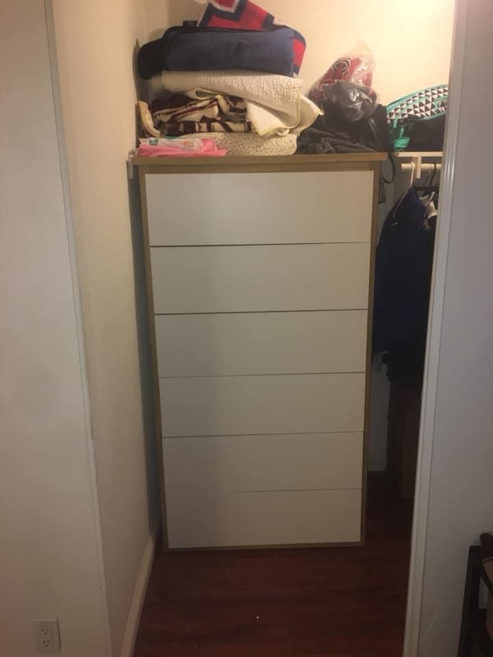 Dresser/closet