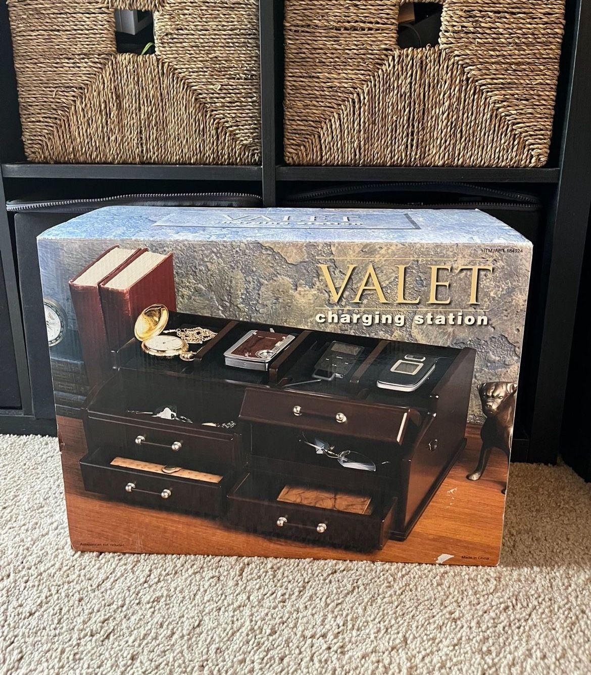 🔻Price Just Dropped! VALET charging station(New) 16" X 5" X 11.5"(Pick up🛒 In Bellevue)*Check out my Other Posts 🎁