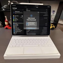 Apple IPad Pro 12.9 inches 3rd Wifi + LTE Very big Storage 1000GB . Comes With  Magic Keyboard and Pencil