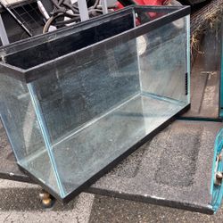 30 Gallons Tank Price 35$. Pick Up.  E.  72 a. Grandview.   E.  Tacoma 