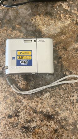 Sony Cyber-shot DSC-G1 Digital Camera – Carl Zeiss Lens – 2GB Internal Memory