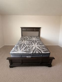 Sealy mattress, American signature bed frame, adjustable bed frame for sale