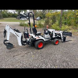 Bobcat 1025 tractor