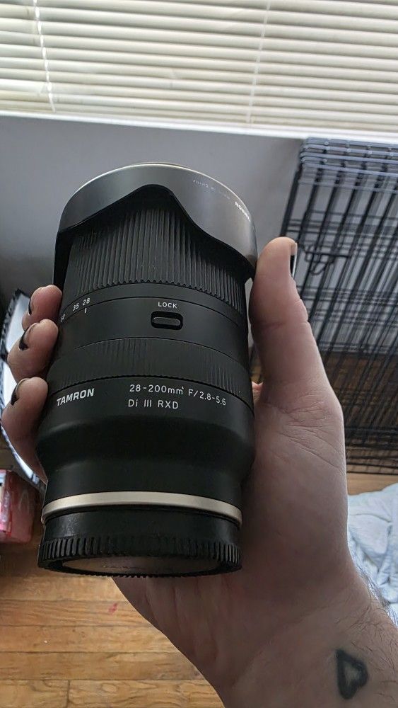 Like New TAMRON 28-200m E Mount Lens