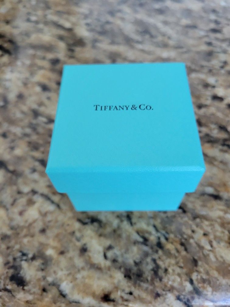 Tiffany's T1 18k Ring