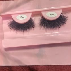 Fluffy Lashes With Spikes