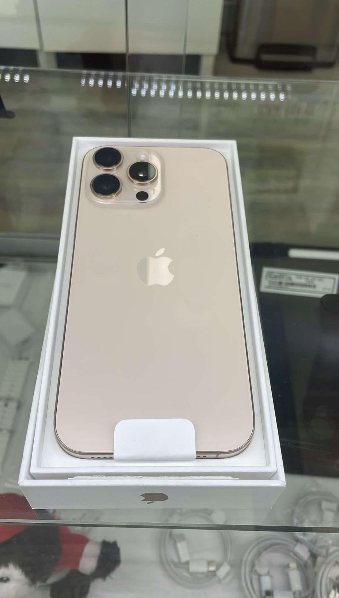 iPhone 16 Pro Max Unlocked $50 DOWN