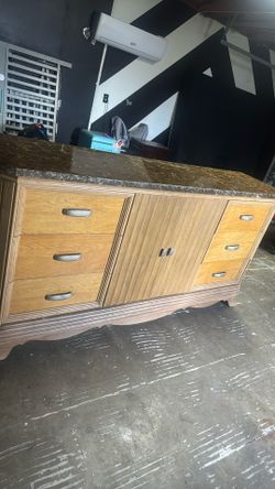 Dresser