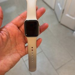 Apple Watch SE 2nd GEN 40mm
