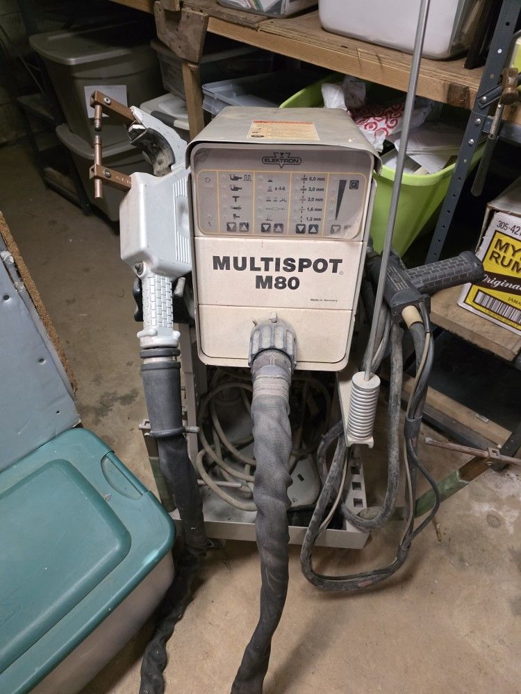 Spot welder