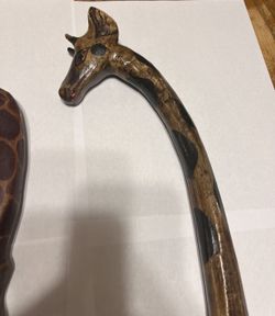 VINTAGE AFRICAN MADE WOODEN   WALKING  STICK GIRAFFE 