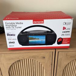 Aiwa Potable Media Boombox With tv Tuner
