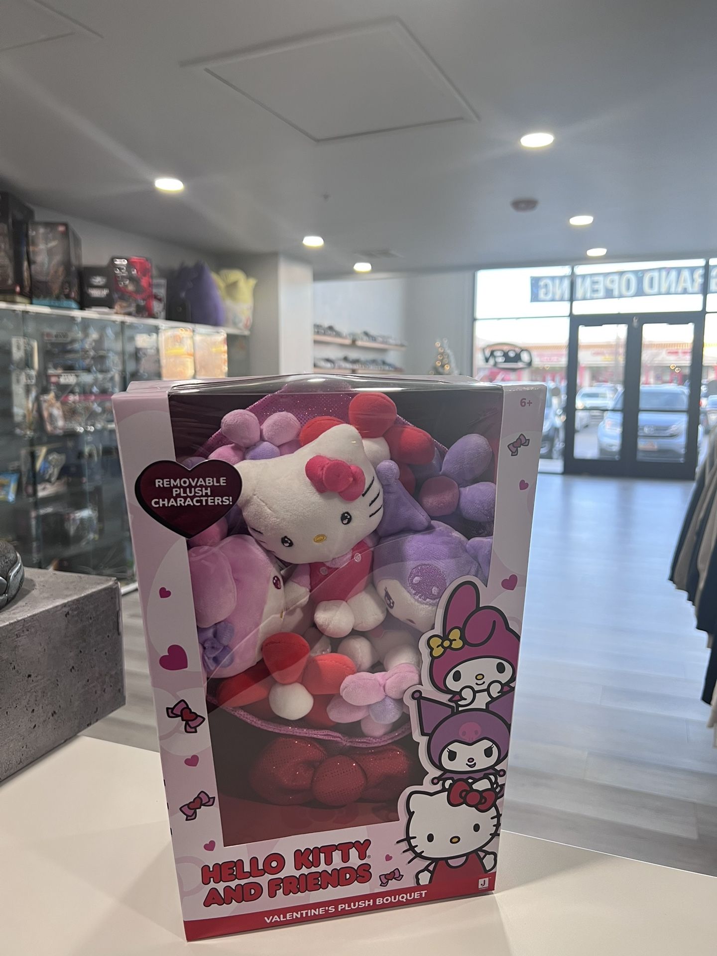 Brand new Play Video Hello Kitty and Friends - 12-inch Plush Valentine’s Bouquet