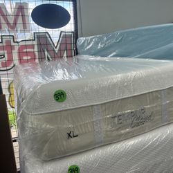 TWIN XL TEMPURPEDIC CLOUD LUXE MATTRESS & BOX SPRING BED SET