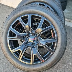 2025 OEM ORIGINAL TAKEOFFS GMC YUKON DENALI PREMIUM 22 INCH HAVE TPMS SENSORS TIRES BRIDGESTONE 95 % DOT 0925 $ 2100