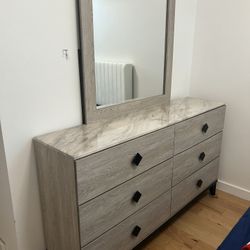 Modern 2-Piece Dresser Set with Mirror And Chest– Light Wood Finish