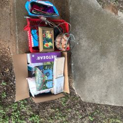 Free On Curb Miscellaneous Box