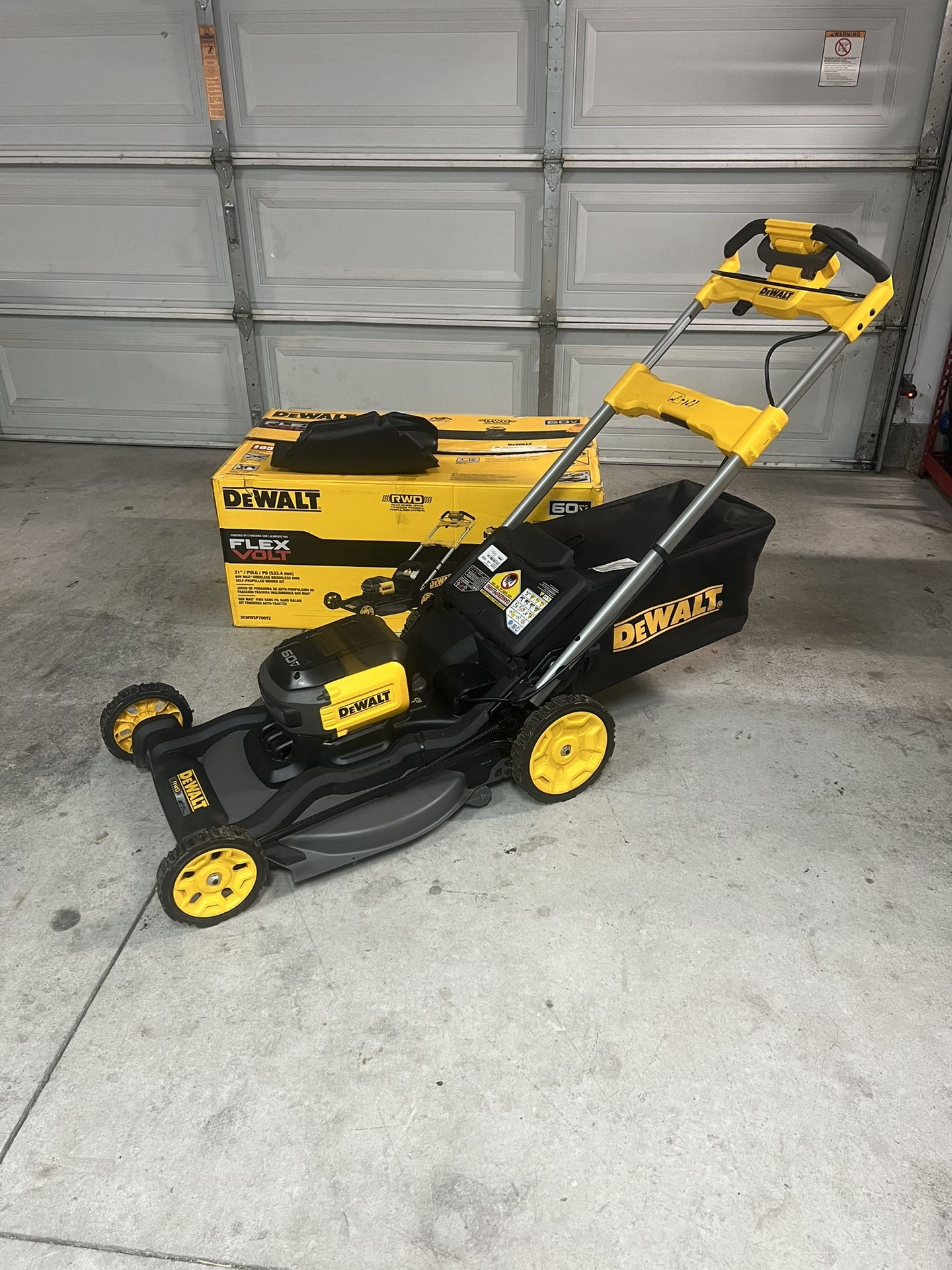 DEWALT FLEXVOLT 2x60V MAX 21 in. Cordless Battery Powered Self Propelled Lawn Mower (Battery Not Included)