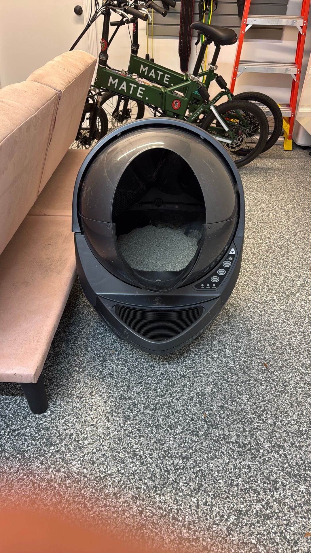 Litter Robot Litter Box