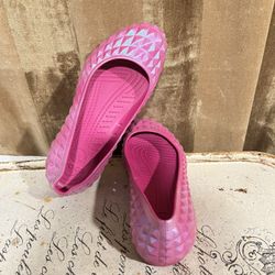 Crocs Berry Super Molded Iridescent Flat- Size  w 6