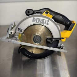 DEWALT 20V MAX Cordless 6.5 in. Sidewinder Style Circular Saw (Tool Only